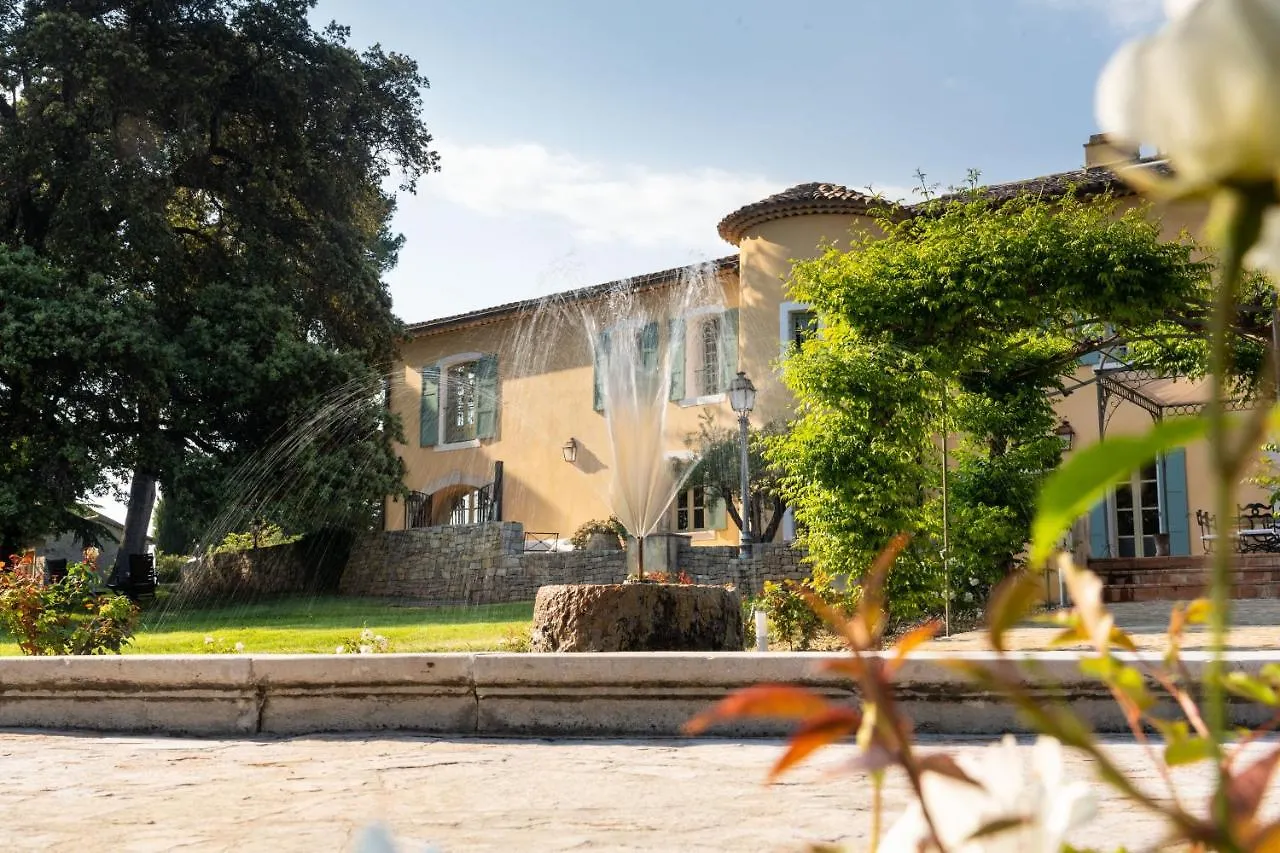 بيت خشبي Chateau Les Crostes لورج فرنسا