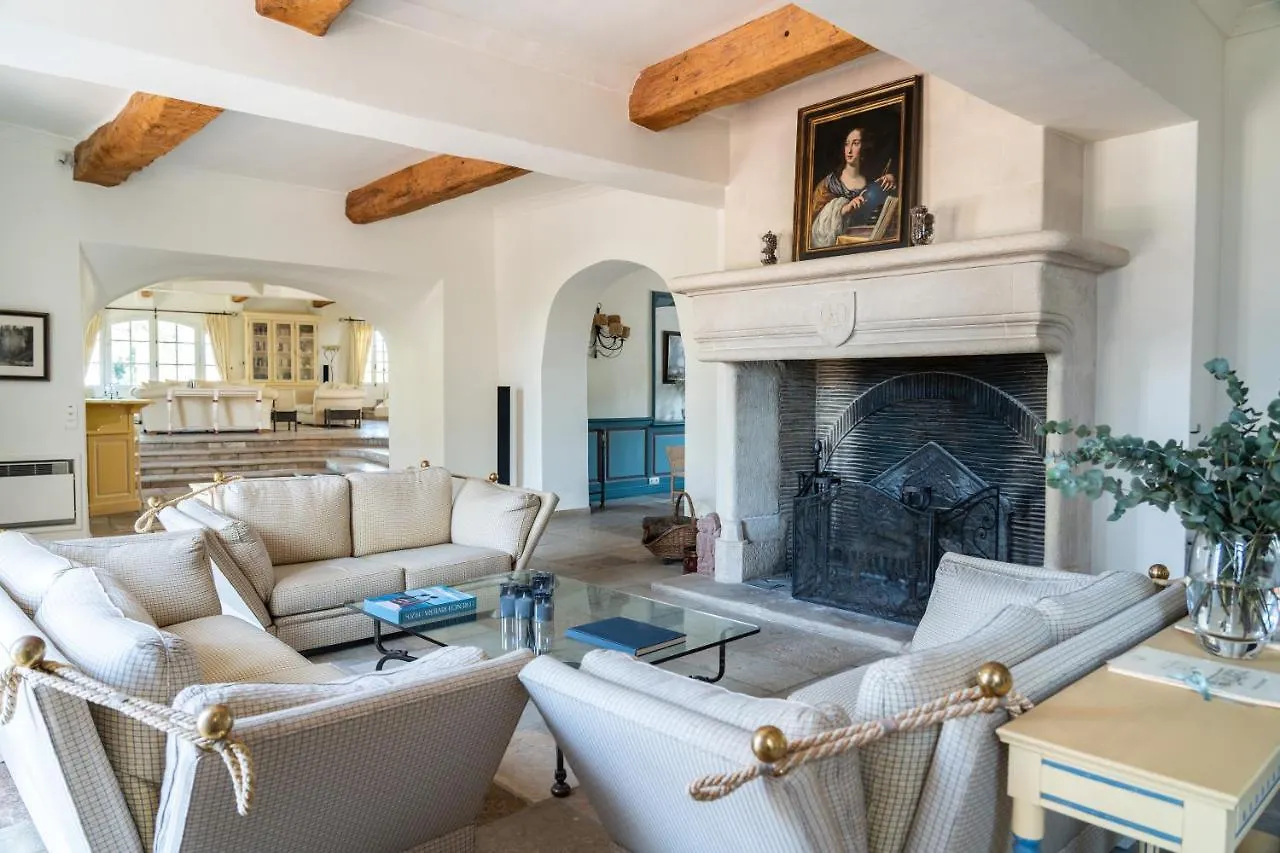 Chateau Les Crostes Lorgues Lodge